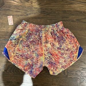 NWT Lululemon hottie hot short 4”